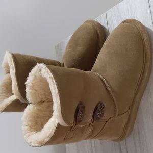 Kids boots, worn twice, no longer fit. Size 11, brown